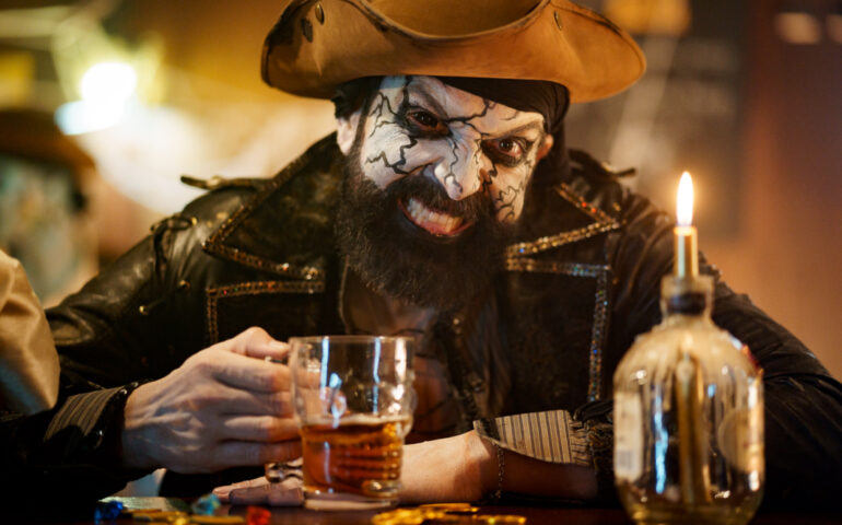 Lo spettacolo di HALLOWEEN in Sardegna: piovre giganti, galeoni, truccamostri e pirati zombie