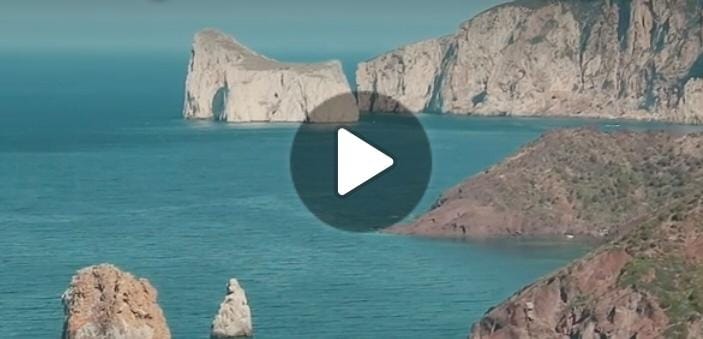 (VIDEO) In viaggio nel sud ovest della Sardegna più selvaggia: lo spettacolo di Piscinas, Masua, Pan di Zucchero