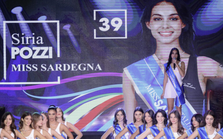 La sarda Siria Pozzi brilla nella finalissima di Miss Italia: terzo posto per la 23enne isolana
