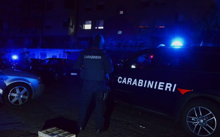 Sardegna, con l’auto contro un albero nella notte: muore un barista di 20 anni