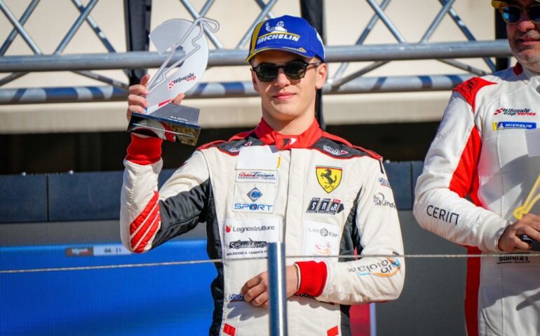 Il pilota 19enne Lorenzo Cossu conquista la Francia: 3° posto nel Campionato Europeo Ultimate Cup Series 2023