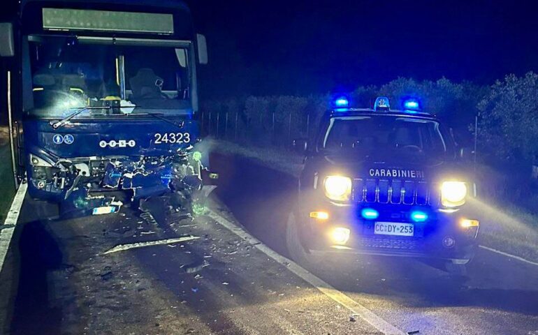 Tragico schianto a Villasor: 82enne perde la vita in un frontale tra un’auto e una corriera Arst