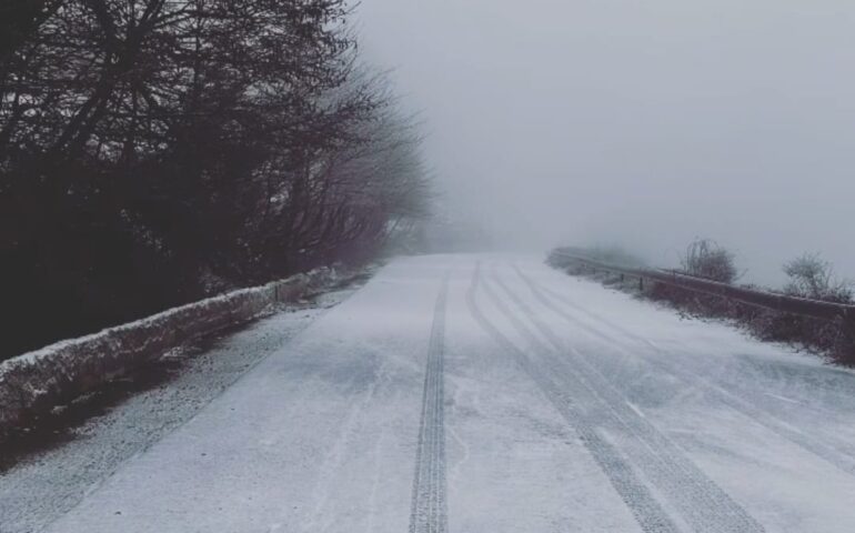 (FOTO E VIDEO) Sul Bruncu Spina la prima neve di stagione