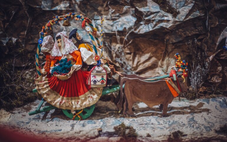 (FOTO) Il bellissimo presepe nella Chiesa di Sant’Efisio: la natività incontra il culto del martire