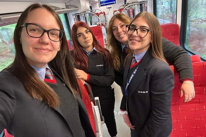 Martina, Francesca, Serena e Michela: il primo treno tutto al femminile della Sardegna