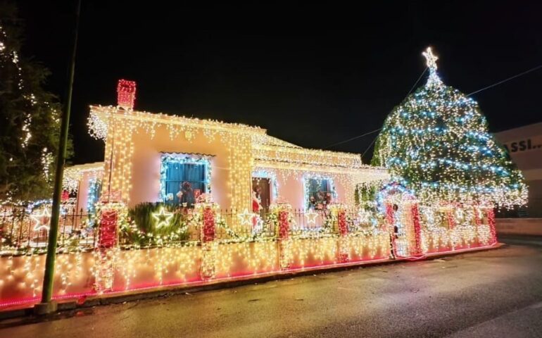 La “casa di Babbo Natale” di Senorbì anche quest’anno è sempre la più addobbata della Sardegna