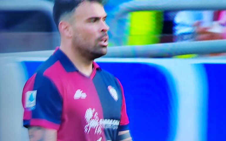 Il Cagliari guerriero di Ranieri piega il Bologna trascinato da Nandez e Petagna: finisce 2-1, 3 punti d’oro