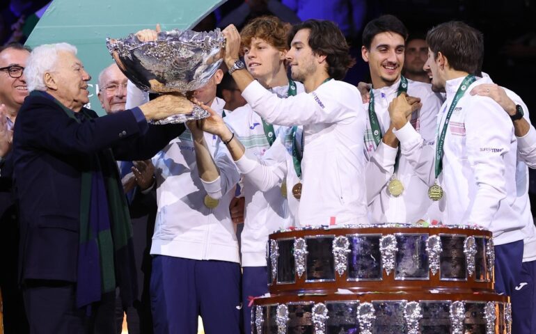 La mitica Coppa Davis arriva a Cagliari: il trofeo sarà esposto in Municipio. Ecco quando