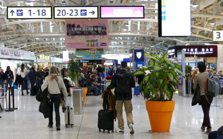 Mai così tanti passeggeri all’Aeroporto di Cagliari-Elmas: 4,8 milioni tra arrivi e partenze nel 2023