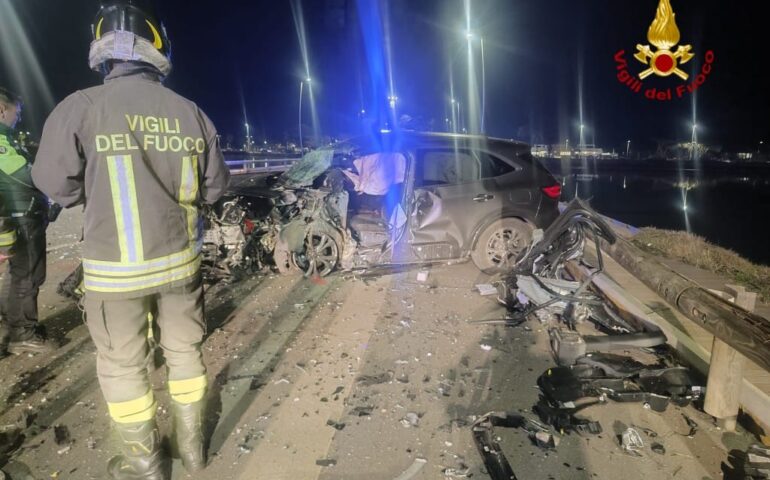 Quartu, spaventoso incidente in viale Colombo: tre auto coinvolte, un ferito