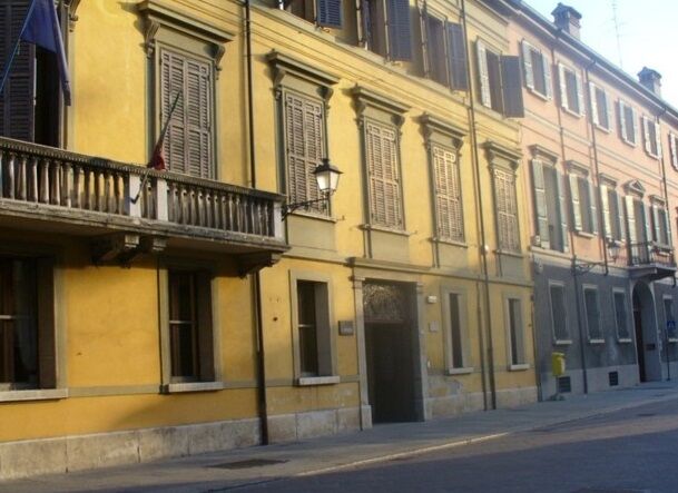 Riccardo Curreli, 13enne sardo, muore mentre sale le scale della scuola, a Reggio Emilia