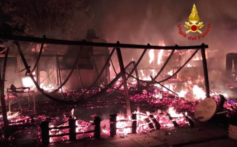 Settimo San Pietro: distrutta dalle fiamme la Club House del Golf Club