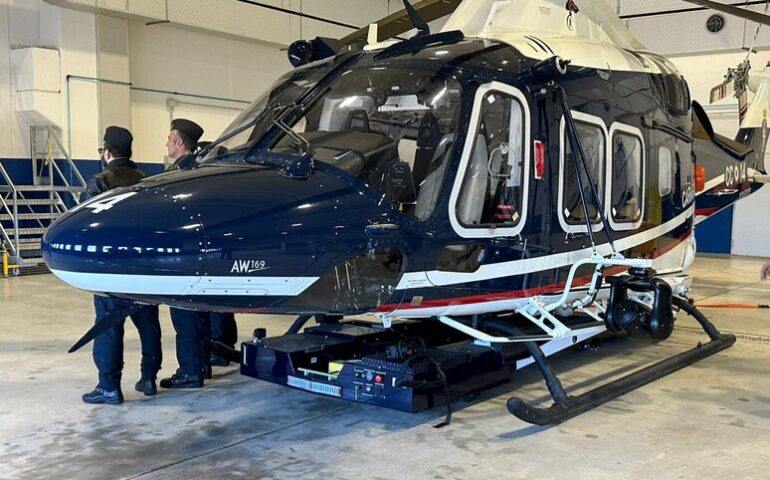 A Cagliari arriva il primo elicottero all’avanguardia Aw169 dei Carabinieri