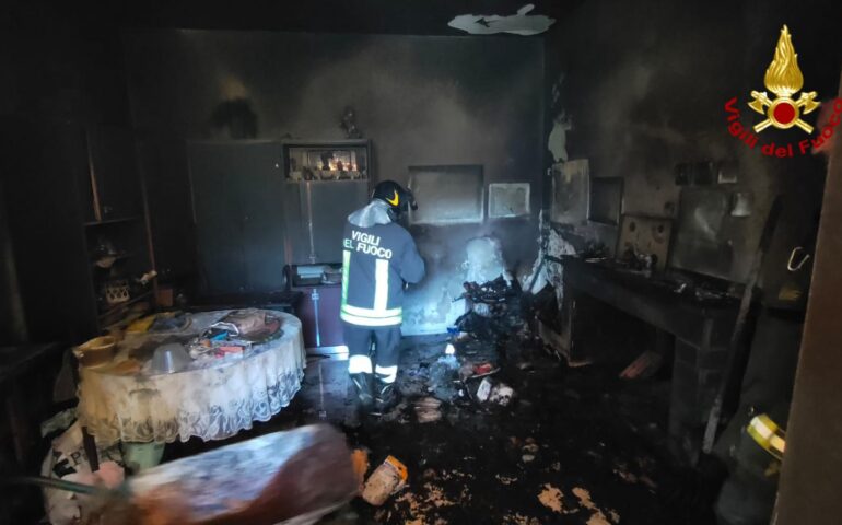 Paura a Tiana, canna fumaria va in fiamme: appartamenti evacuati