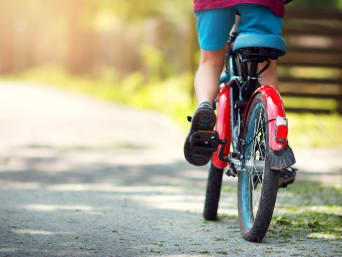 Villasor: automobile investe bimbo di 7 anni in bicicletta