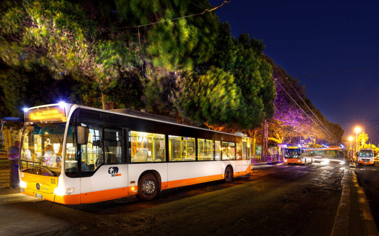 Cagliari, parte il servizio bus notturni del CTM: al via l’esperimento del sabato