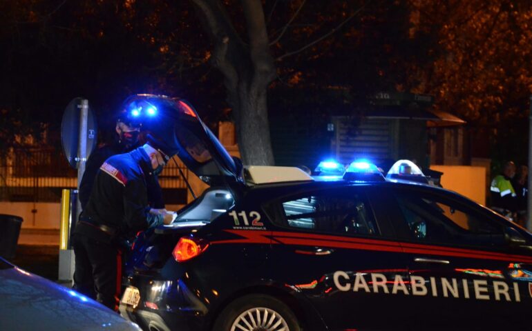 carabineiri auto notte