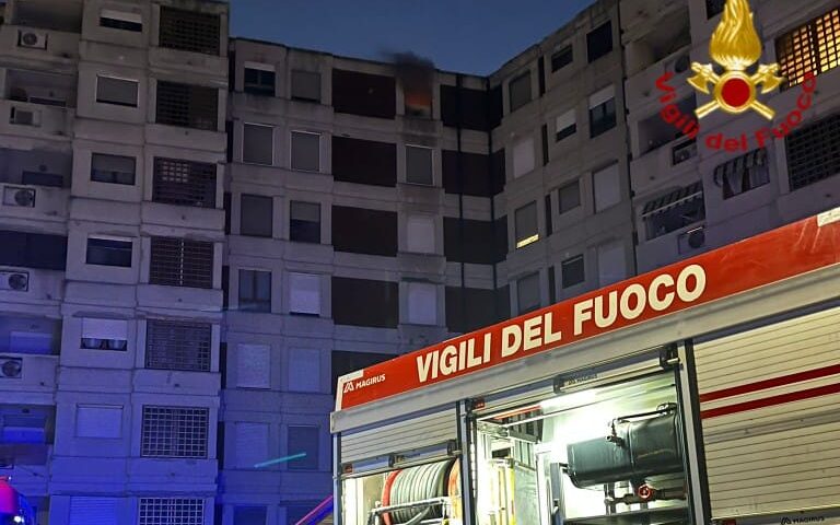 Quartu, fiamme in un appartamento: donna di 70 anni in gravi condizioni all’ospedale