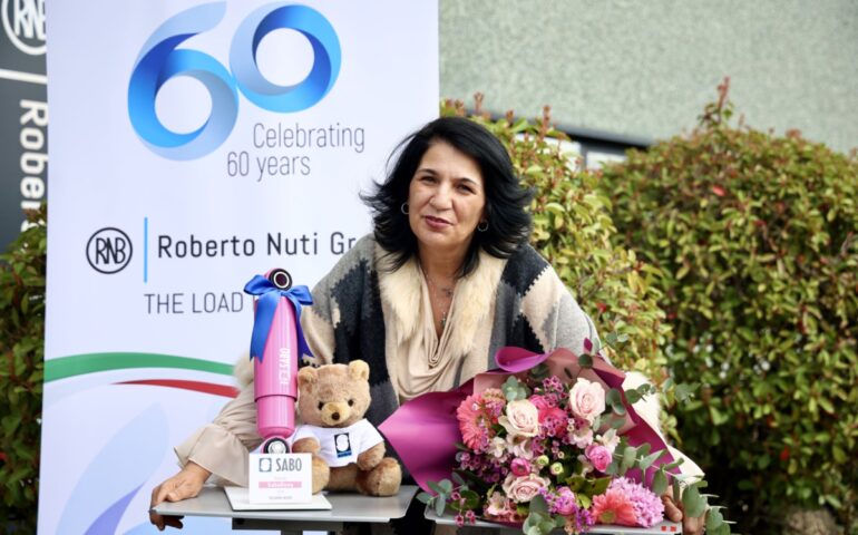 È sarda la camionista dell’anno 2024: Palmira Mura vince la 15° edizione del premio “Sabo Rosa”