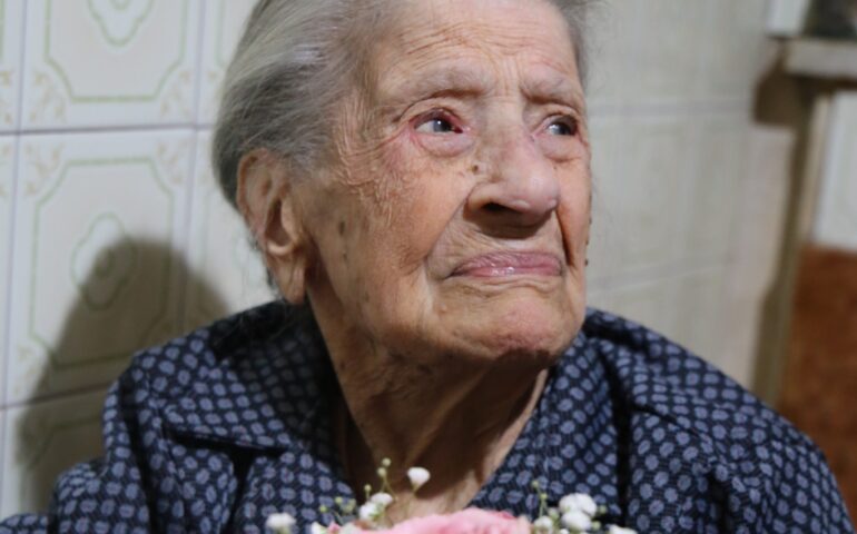 La bellissima Tzia Giuseppina raggiunge e taglia il traguardo dei 103 anni: tanti auguri!