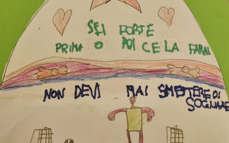 Oltre 350 uova di Pasqua donate ai bimbi ricoverati: i bellissimi messaggi di speranza per i piccoli pazienti