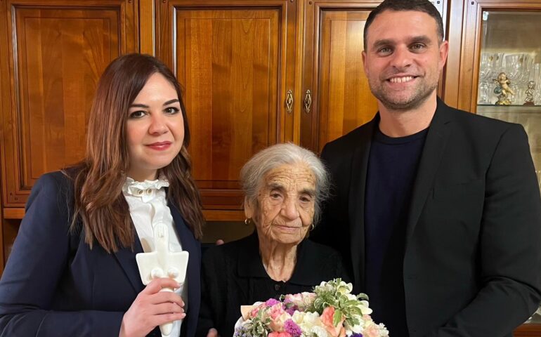 Tzia Pierina Pitzalis compie 108 anni: è una delle donne più longeve della Sardegna