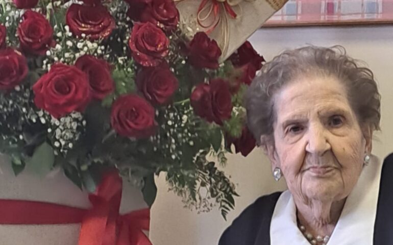 Una vita dedicata alla cura: Mariuccia Cerina, la nuova centenaria sarda