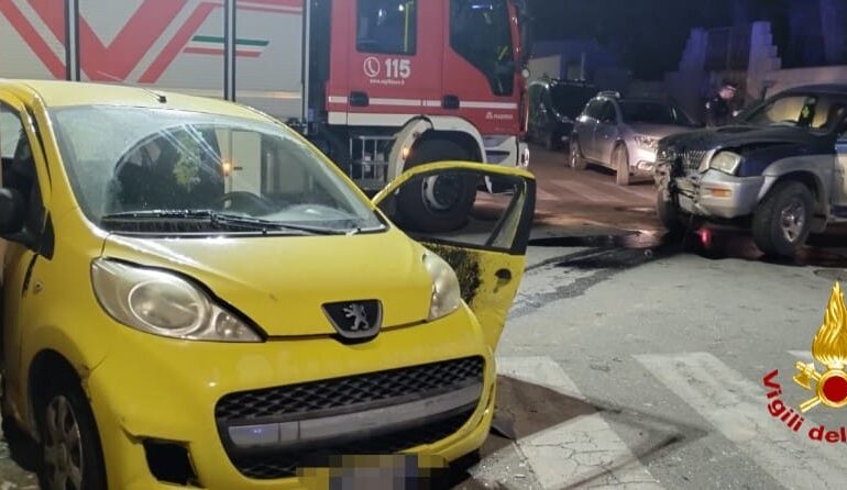 Incidente a Sinnai: gravissima la ragazza estratta dalle lamiere