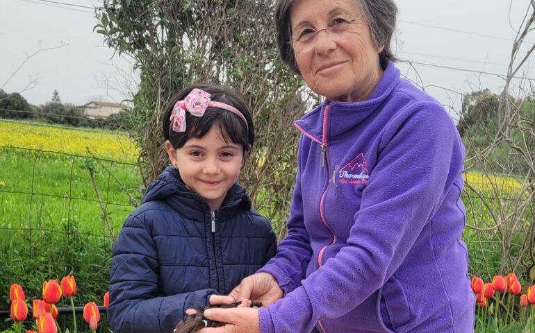 Il Giardino di Lu: Martina porta la sua treccia di capelli per realizzare una parrucca solidale