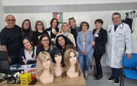 Il cuore d’oro dei parrucchieri sardi: donate a 12 pazienti oncologiche delle bellissime parrucche