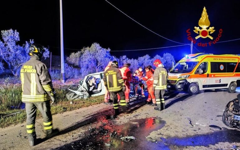 Assemini, terribile incidente nella notte: scontro tra due auto, due persone ferite gravemente
