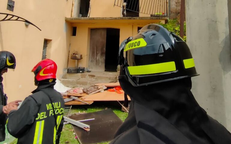 Terribile esplosione questa mattina in pieno centro a Laconi: due feriti, tra cui un disabile