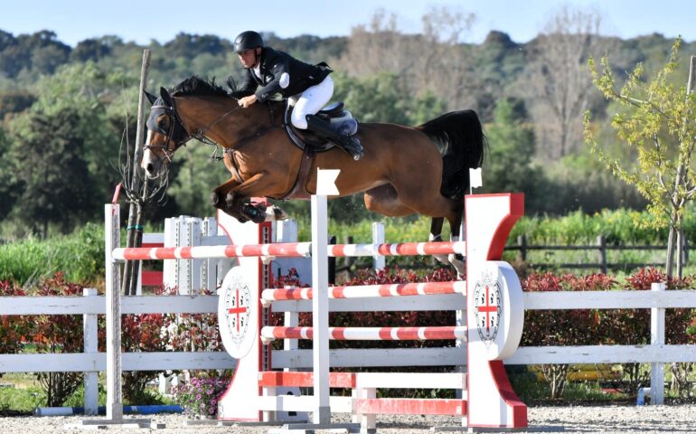 Salto ostacoli: Gianleonardo Murruzzu brilla nella seconda tappa del Trofeo dei Nuraghi