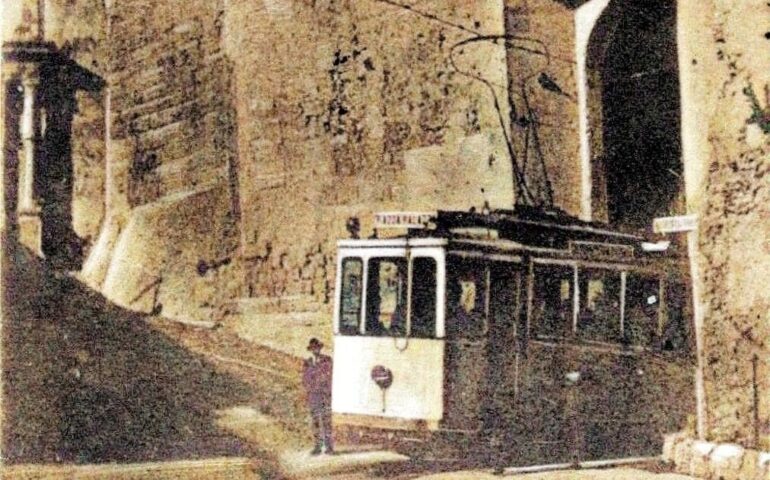 Quiz per cagliaritani doc. Quando a Cagliari passava il tram: siamo negli anni ’20, ma dove di preciso?