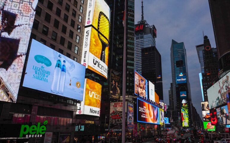 Da Monti di Deu a Times Square: Smeraldina, l’acqua sarda che ha conquistato l’America