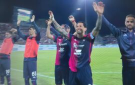 La Fiorentina si imbuca alla festa del Cagliari: all’Unipol finisce 2-3