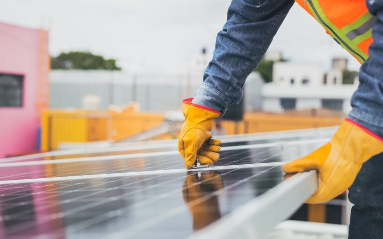 Guida al reddito energetico: come si installano i pannelli fotovoltaici?