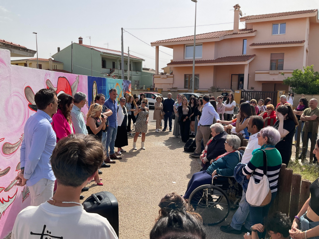 Cabras e i suoi giovani rendono omaggio a Michela Murgia con un murale