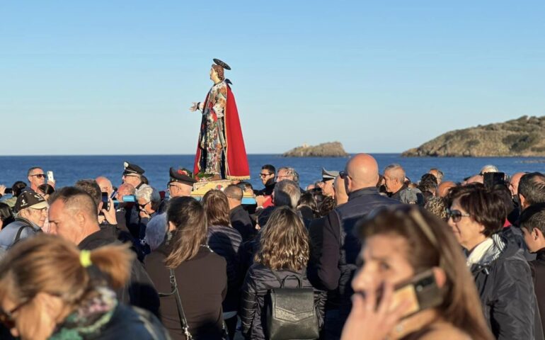 (FOTO) Si rinnova l’emozione a Pula per Sant’Efisio: ieri la statua del Santo in pellegrinaggio nei luoghi del martirio
