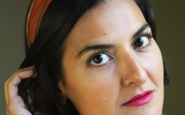«Il teatro? È il mio posto nel mondo»: la parola all’attrice sarda Elisa Pistis