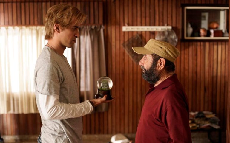 Stasera in tv il bellissimo film di Paolo Zucca “L’uomo che comprò la luna” con Jacopo Cullin e Benito Urgu