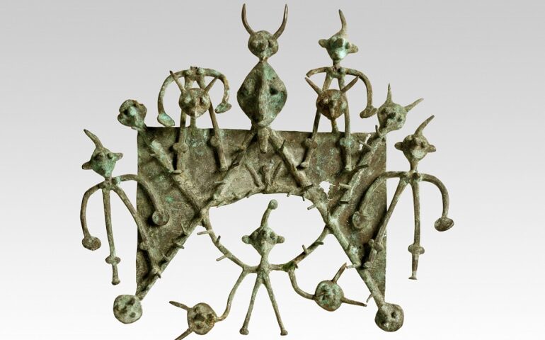 La clamorosa truffa dei falsi bronzetti nuragici di cui fu vittima nell’800 re Carlo Alberto di Savoia