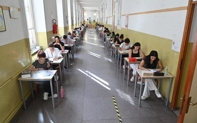 Esame di maturità al via, ma sono davvero tante le bufale a cui ancora molti studenti credono
