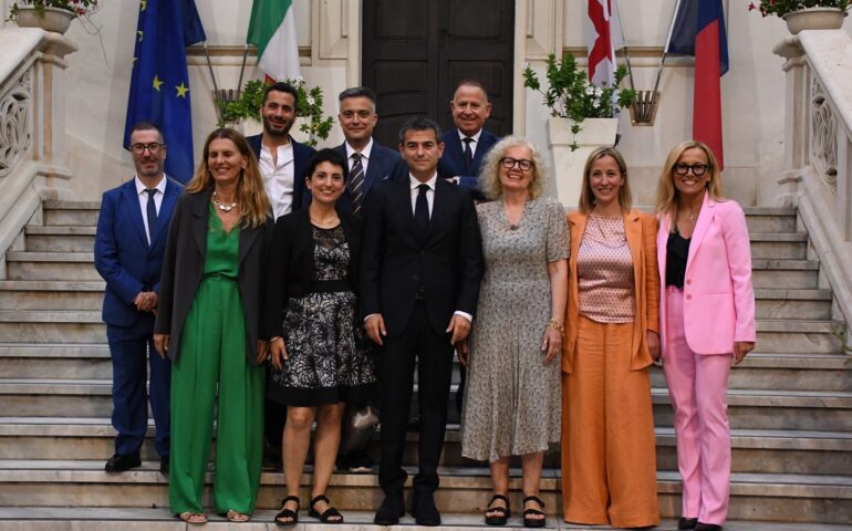 La giunta di Massimo Zedda: la prima foto ufficiale della squadra che guiderà Cagliari