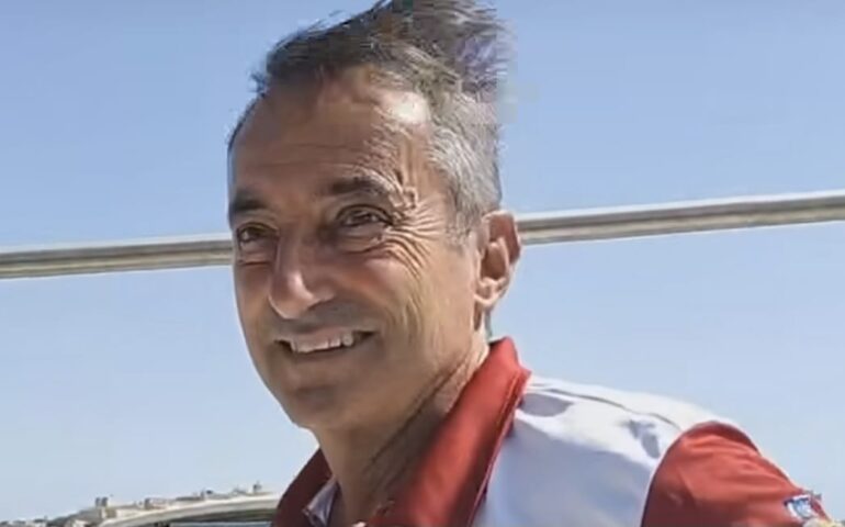 Vento di Sardegna torna a casa: il velista Andrea Mura rientra nell’Isola vittorioso