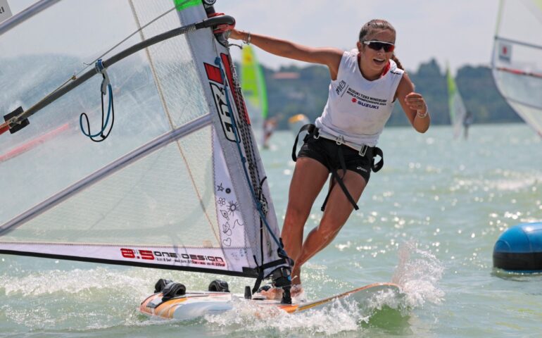 La cagliaritana Teresa Medde è la nuova campionessa del mondo di windsurf Techno 293