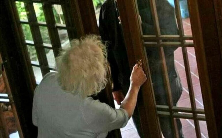 “Sua nipote è stata arrestata, deve pagare la cauzione”: 94enne cagliaritana truffata per 300mila euro