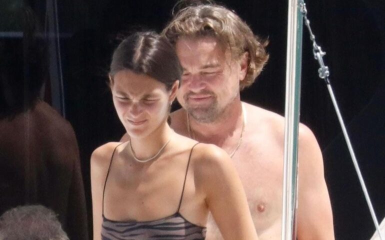  Leonardo Di Caprio in vacanza in Sardegna con la modella 25enne Vittoria Ceretti