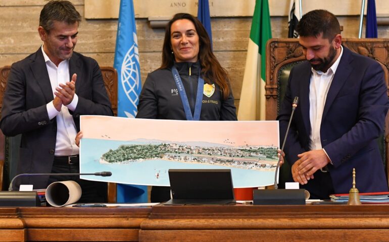 Cagliari, la campionessa olimpica Marta Maggetti premiata dal sindaco Massimo Zedda