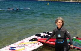 Mariuccia, 98enne che fa windsurf